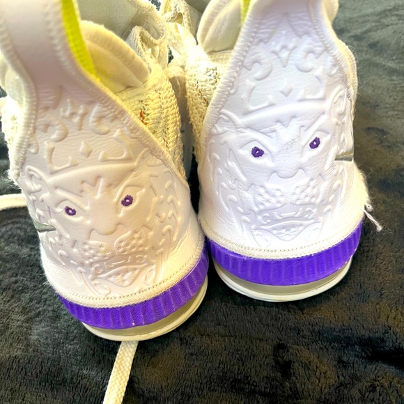 Nike Lebron 16 Sneakers - Picture 1 of 9